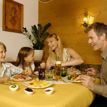 Hotel Kirchenwirt 3*